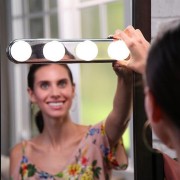 Luz de maquillaje Hollywood con ventosa para espejo, sin cables | StudioLight