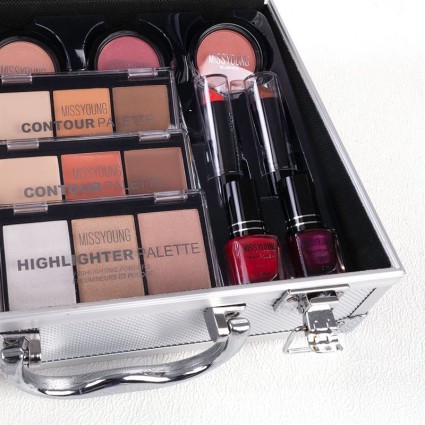 Young Miss makeup set in the aluminum case - GM14038-2